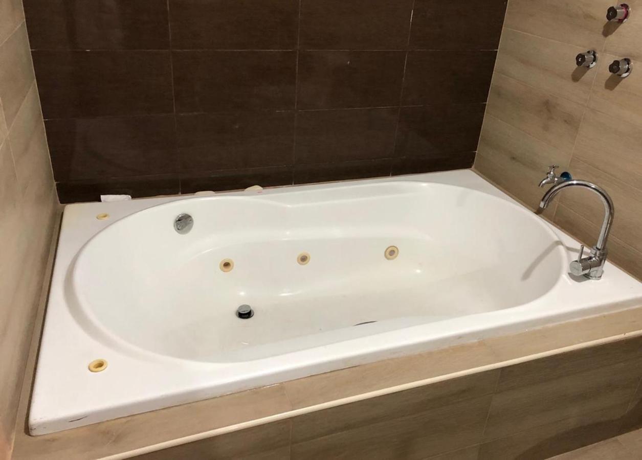 Casa Lili 2: Luxurious/Amplio/Hot Water/Economic/Wifi/Tv Apartment Valladolid  Ngoại thất bức ảnh