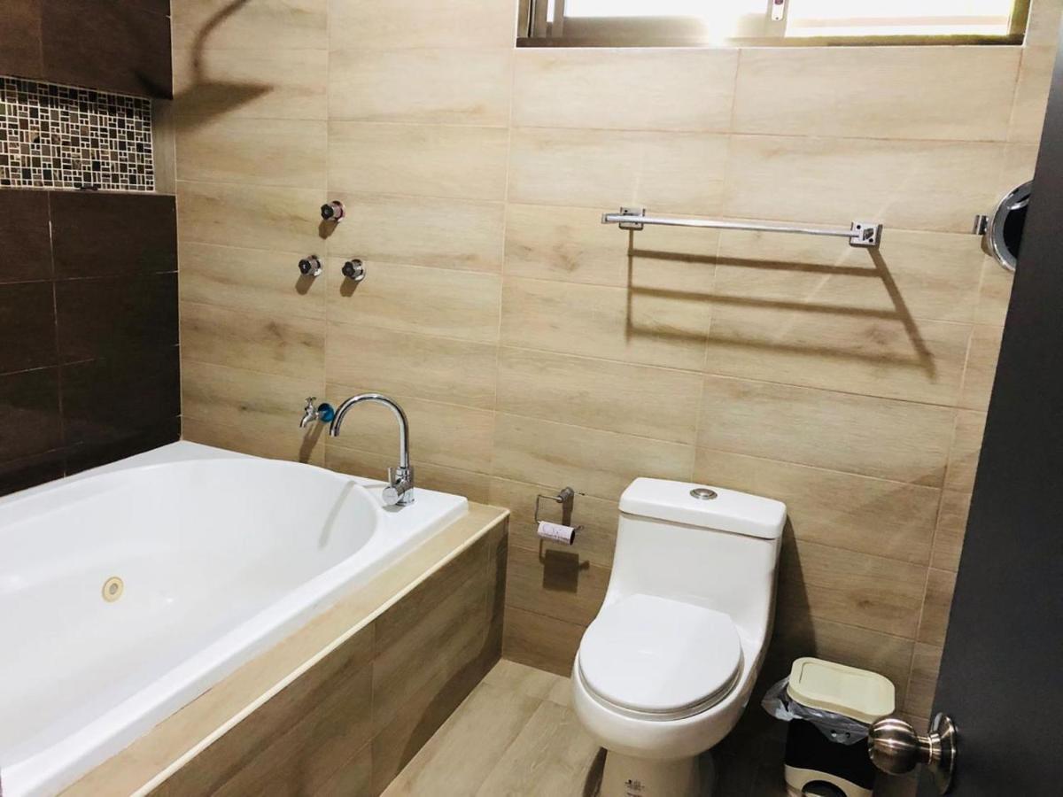 Casa Lili 2: Luxurious/Amplio/Hot Water/Economic/Wifi/Tv Apartment Valladolid  Ngoại thất bức ảnh